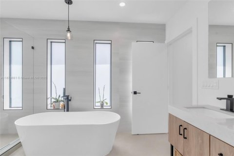 Villa ou maison à vendre à Miami, Floride: 4 chambres, 248.14 m2 № 1920686 - photo 24