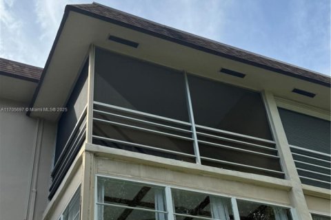 Condominio en venta en Lauderdale Lakes, Florida, 2 dormitorios, 87.7 m2 № 1694953 - foto 10