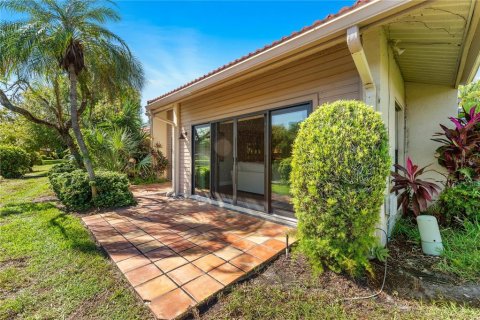 House in Sarasota, Florida 3 bedrooms, 162.02 sq.m. № 2430565 - photo 11