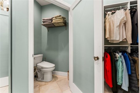 House in Sarasota, Florida 3 bedrooms, 162.02 sq.m. № 2430565 - photo 17