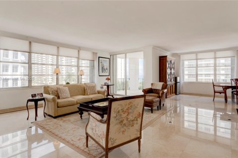 Copropriété à vendre à Miami Beach, Floride: 2 chambres, 179.77 m2 № 1927440 - photo 11