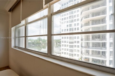 Copropriété à vendre à Miami Beach, Floride: 2 chambres, 179.77 m2 № 1927440 - photo 25