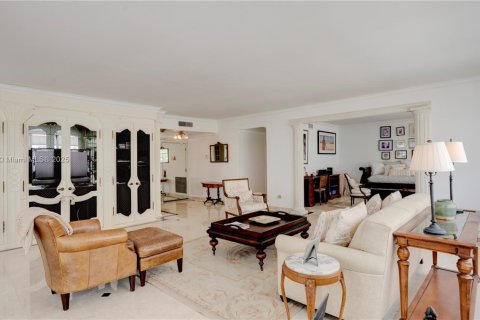 Copropriété à vendre à Miami Beach, Floride: 2 chambres, 179.77 m2 № 1927440 - photo 12