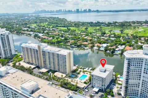 Copropriété à vendre à Miami Beach, Floride: 2 chambres, 179.77 m2 № 1927440 - photo 5