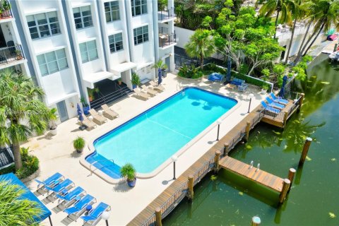 Copropriété à vendre à Miami Beach, Floride: 2 chambres, 179.77 m2 № 1927440 - photo 9