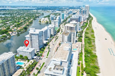 Copropriété à vendre à Miami Beach, Floride: 2 chambres, 179.77 m2 № 1927440 - photo 3