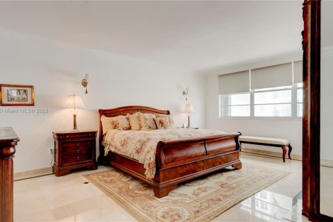 Copropriété à vendre à Miami Beach, Floride: 2 chambres, 179.77 m2 № 1927440 - photo 24