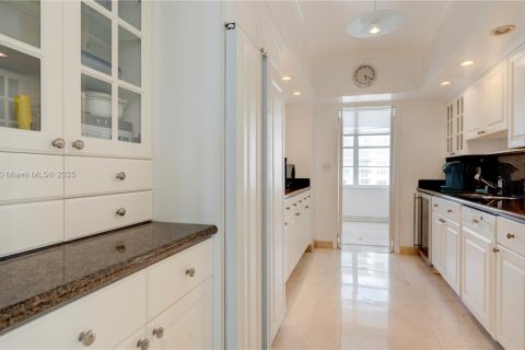 Copropriété à vendre à Miami Beach, Floride: 2 chambres, 179.77 m2 № 1927440 - photo 17