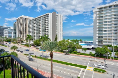 Copropriété à vendre à Miami Beach, Floride: 2 chambres, 179.77 m2 № 1927440 - photo 29