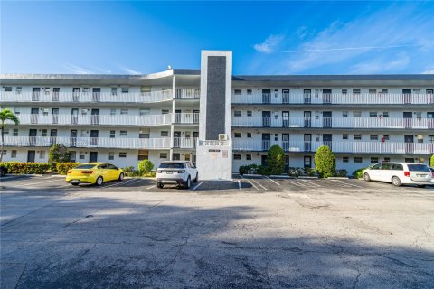 Купить кондоминиум в Майами, Флорида 1 комната, 93.09м2, № 1836269 - фото 10