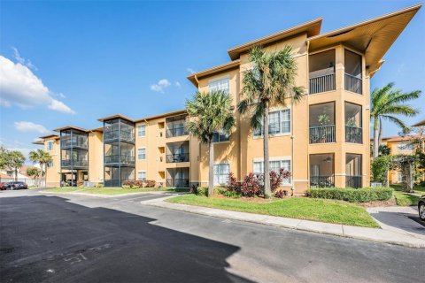 Condo in Tampa, Florida, 1 bedroom  № 1424653 - photo 2