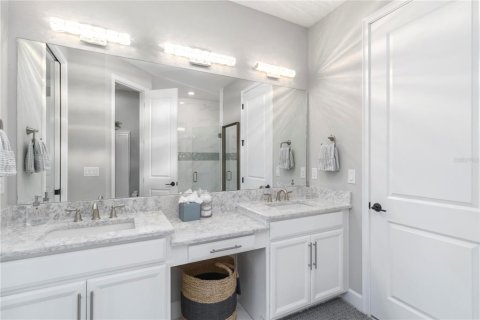 House in Bradenton, Florida 2 bedrooms, 144.74 sq.m. № 1758010 - photo 21