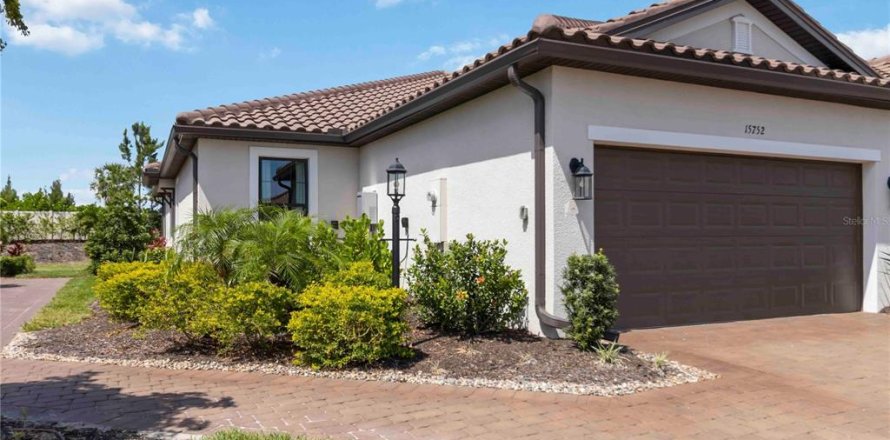Casa en Bradenton, Florida 2 dormitorios, 144.74 m2 № 1758010