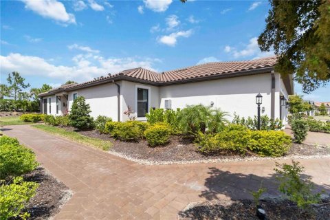 House in Bradenton, Florida 2 bedrooms, 144.74 sq.m. № 1758010 - photo 3