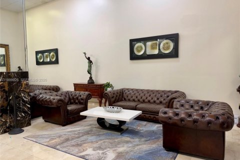 Condo in Sunny Isles Beach, Florida, 2 bedrooms  № 2067582 - photo 13