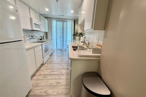 Condo in Sunny Isles Beach, Florida, 2 bedrooms  № 2067582 - photo 5