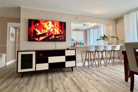 Condo in Sunny Isles Beach, Florida, 2 bedrooms  № 2067582