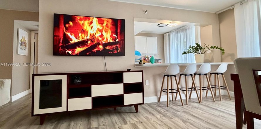 Condo in Sunny Isles Beach, Florida, 2 bedrooms  № 2067582