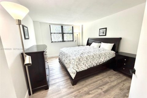 Condo in Sunny Isles Beach, Florida, 2 bedrooms  № 2067582 - photo 6