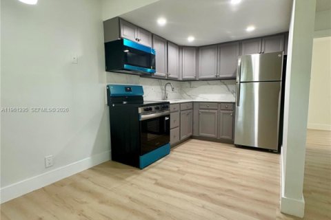 Apartment in Fort Lauderdale, Florida 1 bedroom, 70.61 sq.m. № 2022150 - photo 10