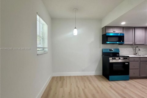 Apartment in Fort Lauderdale, Florida 1 bedroom, 70.61 sq.m. № 2022150 - photo 9