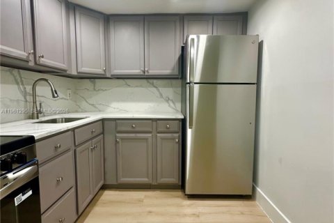 Apartment in Fort Lauderdale, Florida 1 bedroom, 70.61 sq.m. № 2022150 - photo 12