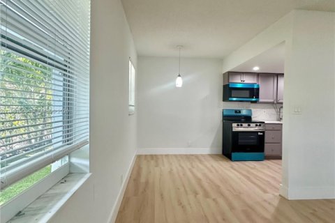 Apartment in Fort Lauderdale, Florida 1 bedroom, 70.61 sq.m. № 2022150 - photo 8