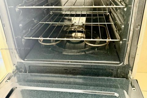 Apartamento en alquiler en Fort Lauderdale, Florida, 1 dormitorio, 246.56 m2 № 2030154 - foto 7