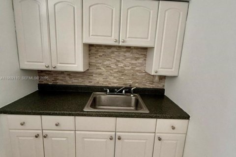 Apartamento en alquiler en Fort Lauderdale, Florida, 1 dormitorio, 246.56 m2 № 2030154 - foto 20