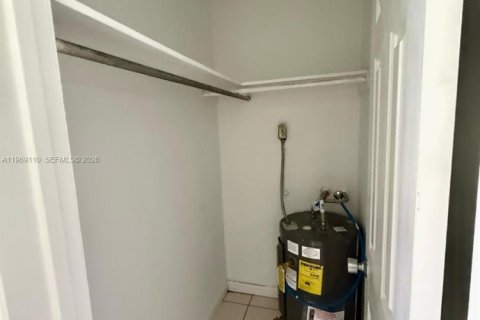 Apartamento en alquiler en Fort Lauderdale, Florida, 1 dormitorio, 246.56 m2 № 2030154 - foto 10