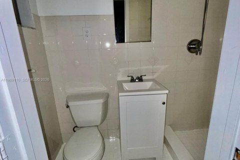 Apartamento en alquiler en Fort Lauderdale, Florida, 1 dormitorio, 246.56 m2 № 2030154 - foto 15