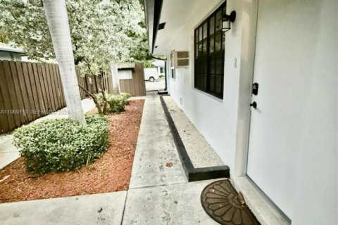 Apartamento en alquiler en Fort Lauderdale, Florida, 1 dormitorio, 246.56 m2 № 2030154 - foto 13