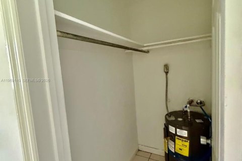 Apartamento en alquiler en Fort Lauderdale, Florida, 1 dormitorio, 246.56 m2 № 2030154 - foto 23