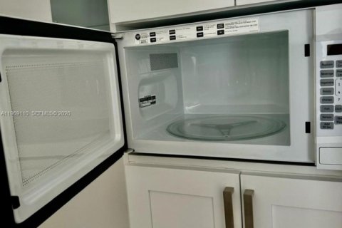 Apartamento en alquiler en Fort Lauderdale, Florida, 1 dormitorio, 246.56 m2 № 2030154 - foto 8