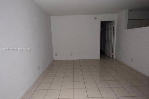 Apartamento en alquiler en Fort Lauderdale, Florida, 1 dormitorio, 246.56 m2 № 2030154 - foto 19