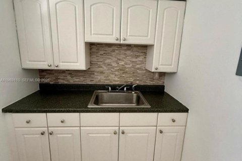 Apartamento en alquiler en Fort Lauderdale, Florida, 1 dormitorio, 246.56 m2 № 2030154 - foto 22