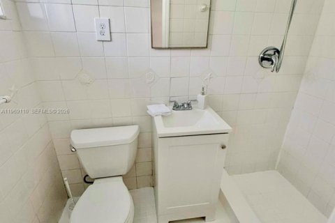 Apartamento en alquiler en Fort Lauderdale, Florida, 1 dormitorio, 246.56 m2 № 2030154 - foto 26