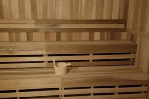 Condo in Miami, Florida, 2 bedrooms  № 1939069 - photo 19