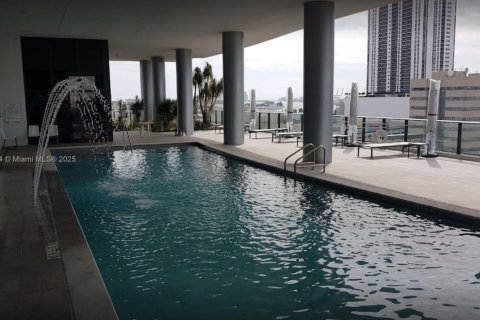 Condo in Miami, Florida, 2 bedrooms  № 1939069 - photo 18