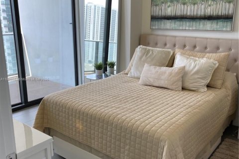 Condo in Miami, Florida, 2 bedrooms  № 1939069 - photo 6