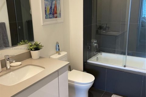 Condo in Miami, Florida, 2 bedrooms  № 1939069 - photo 9