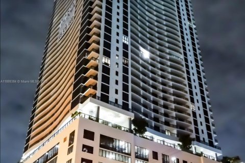 Condo in Miami, Florida, 2 bedrooms  № 1939069 - photo 13