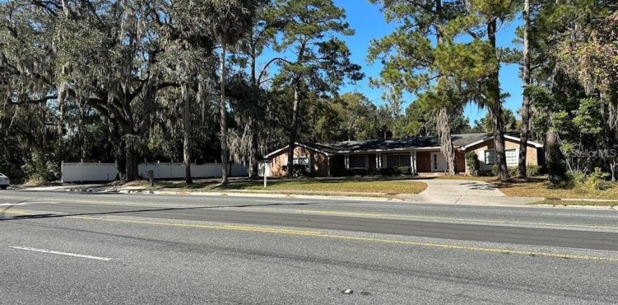 Casa en Ocala, Florida 4 dormitorios, 318.28 m2 № 2111943