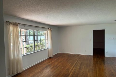Casa en alquiler en Ocala, Florida, 4 dormitorios, 318.28 m2 № 2111943 - foto 3