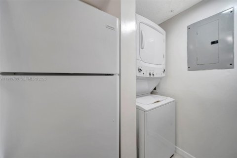 Condo in Davie, Florida, 3 bedrooms  № 2043080 - photo 6