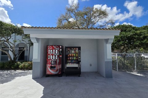 Condo in Davie, Florida, 3 bedrooms  № 2043080 - photo 19