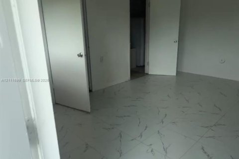 Immobilier commercial à louer à Homestead, Floride: 1 chambre, 195.93 m2 № 2428411 - photo 5