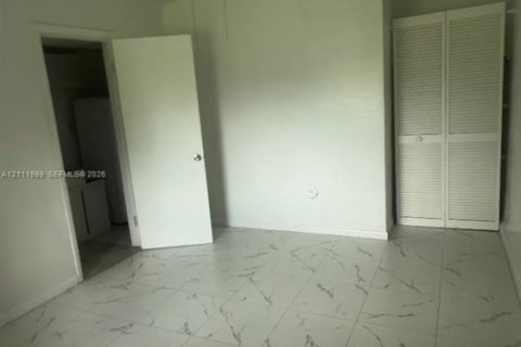 Immobilier commercial à louer à Homestead, Floride: 1 chambre, 195.93 m2 № 2428411 - photo 4