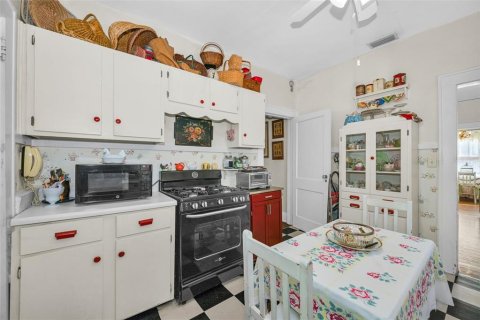 Villa ou maison à vendre à Tampa, Floride: 2 chambres, 115.57 m2 № 2147896 - photo 8