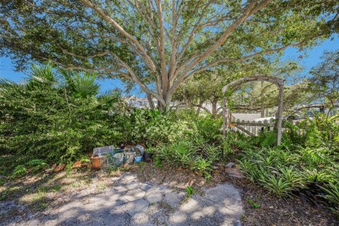 Villa ou maison à vendre à Tampa, Floride: 2 chambres, 115.57 m2 № 2147896 - photo 15